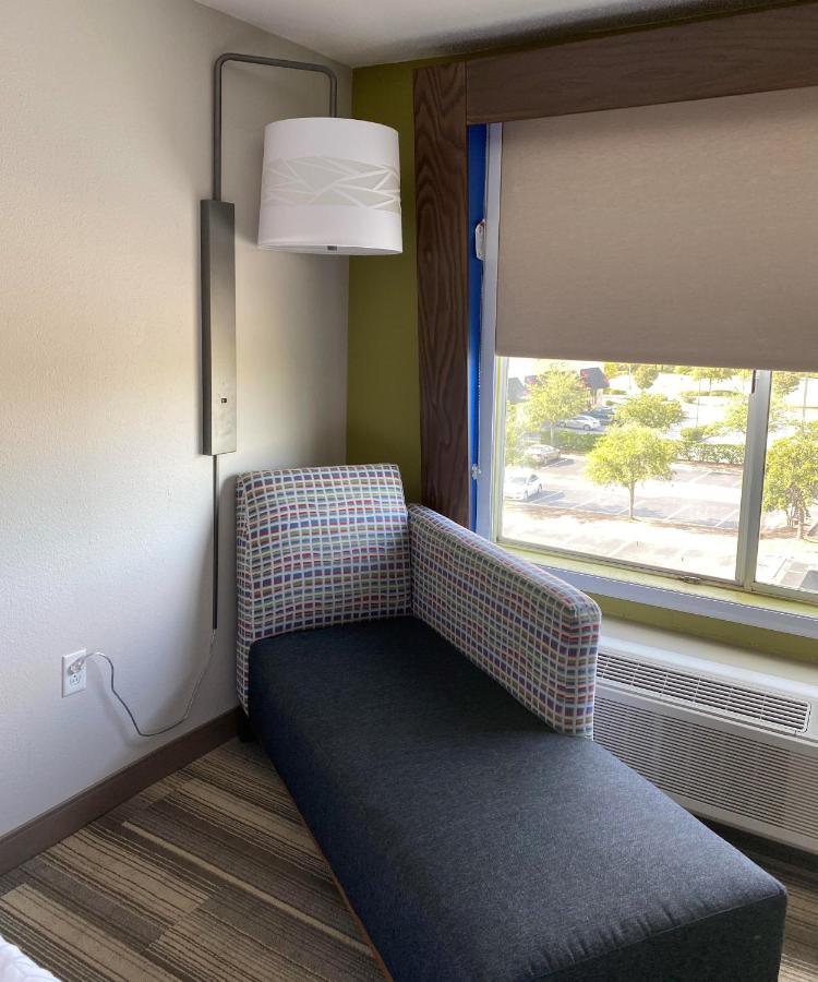 Holiday Inn Express & Suites Columbia-I-26 @ Harbison Blvd By Ihg Экстерьер фото