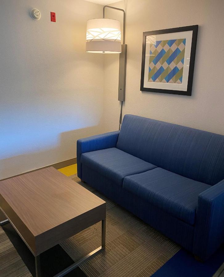 Holiday Inn Express & Suites Columbia-I-26 @ Harbison Blvd By Ihg Экстерьер фото