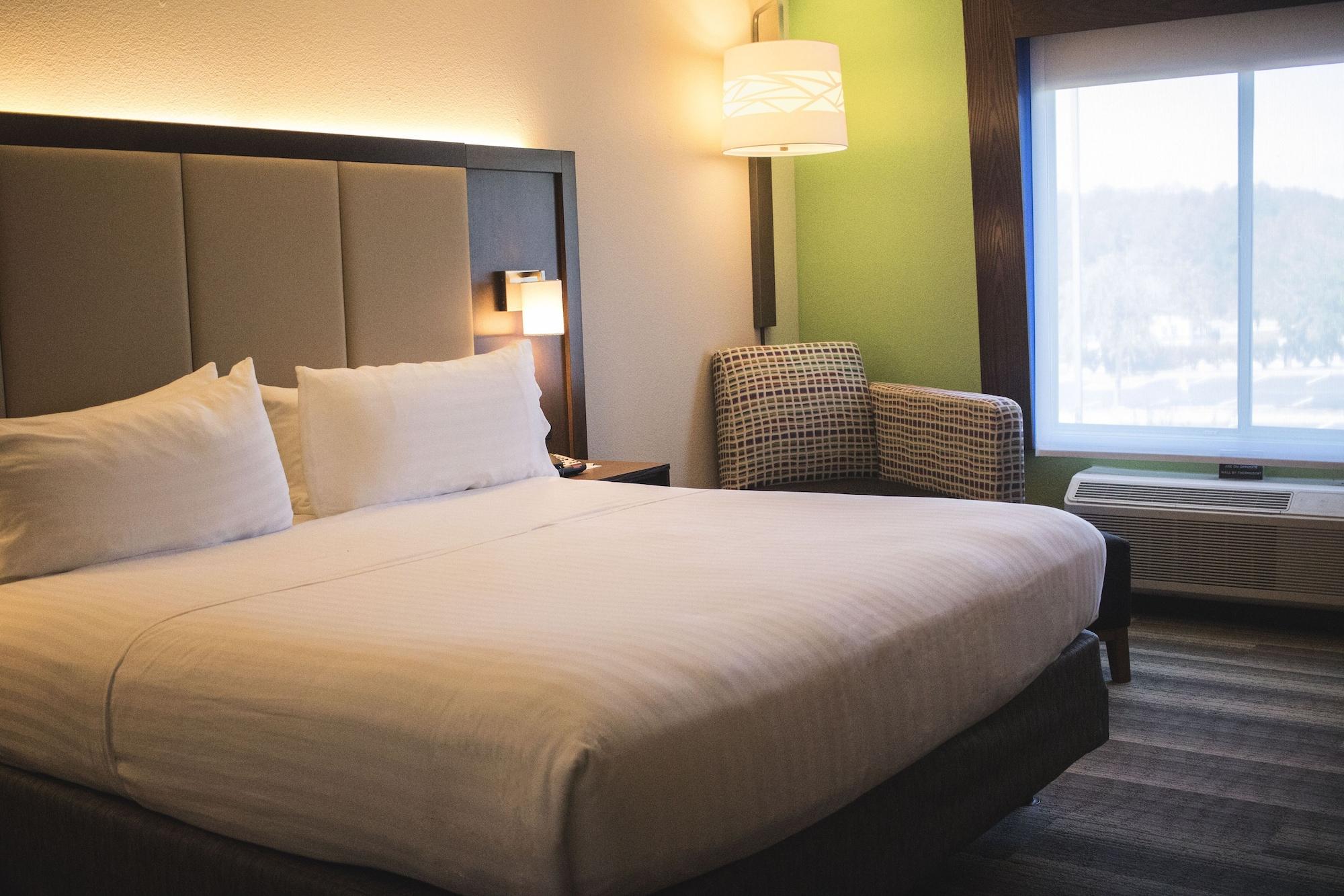 Holiday Inn Express & Suites Columbia-I-26 @ Harbison Blvd By Ihg Экстерьер фото