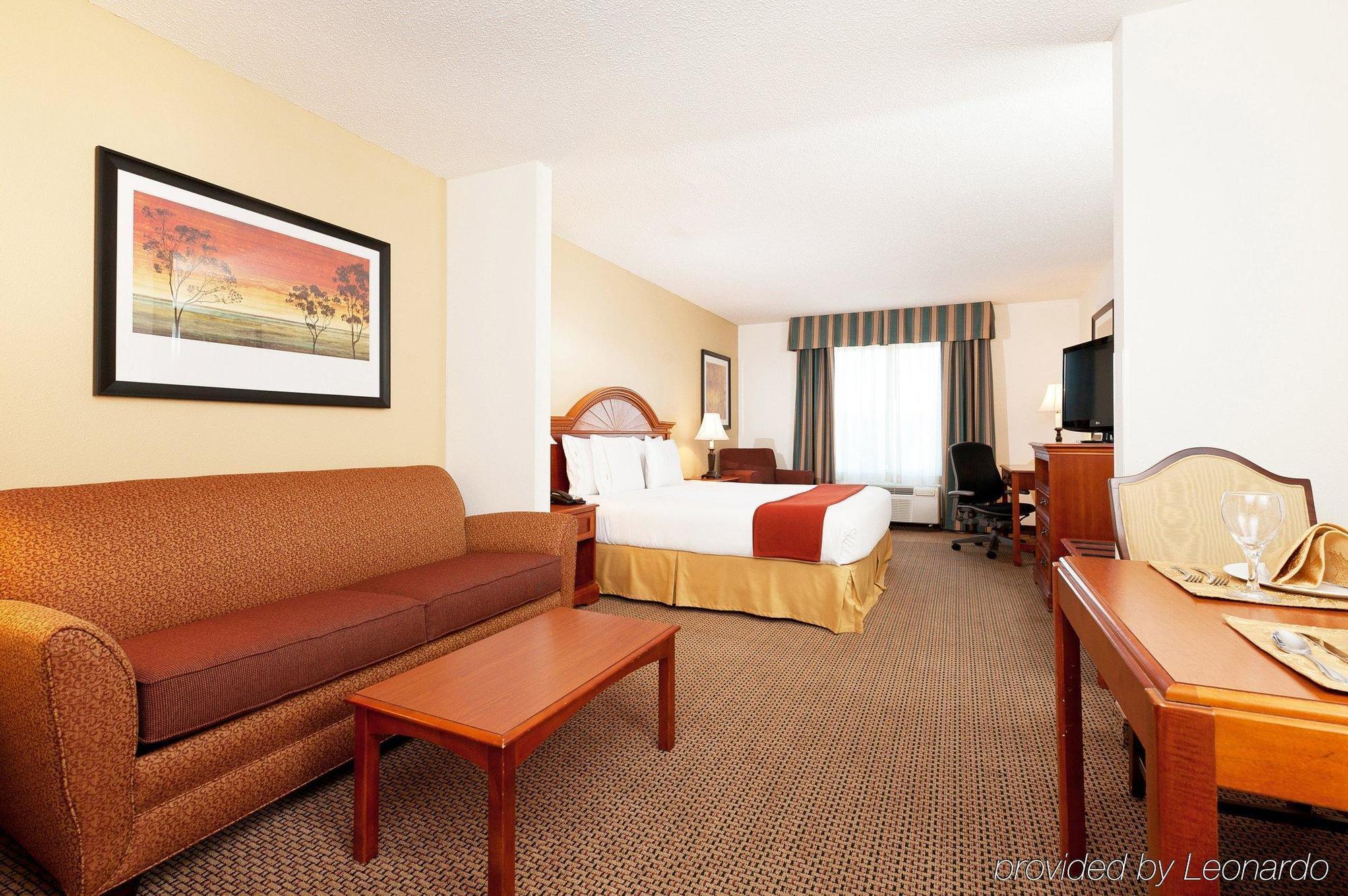 Holiday Inn Express & Suites Columbia-I-26 @ Harbison Blvd By Ihg Экстерьер фото