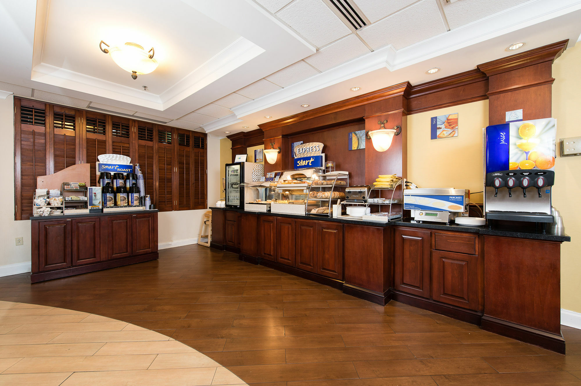 Holiday Inn Express & Suites Columbia-I-26 @ Harbison Blvd By Ihg Экстерьер фото