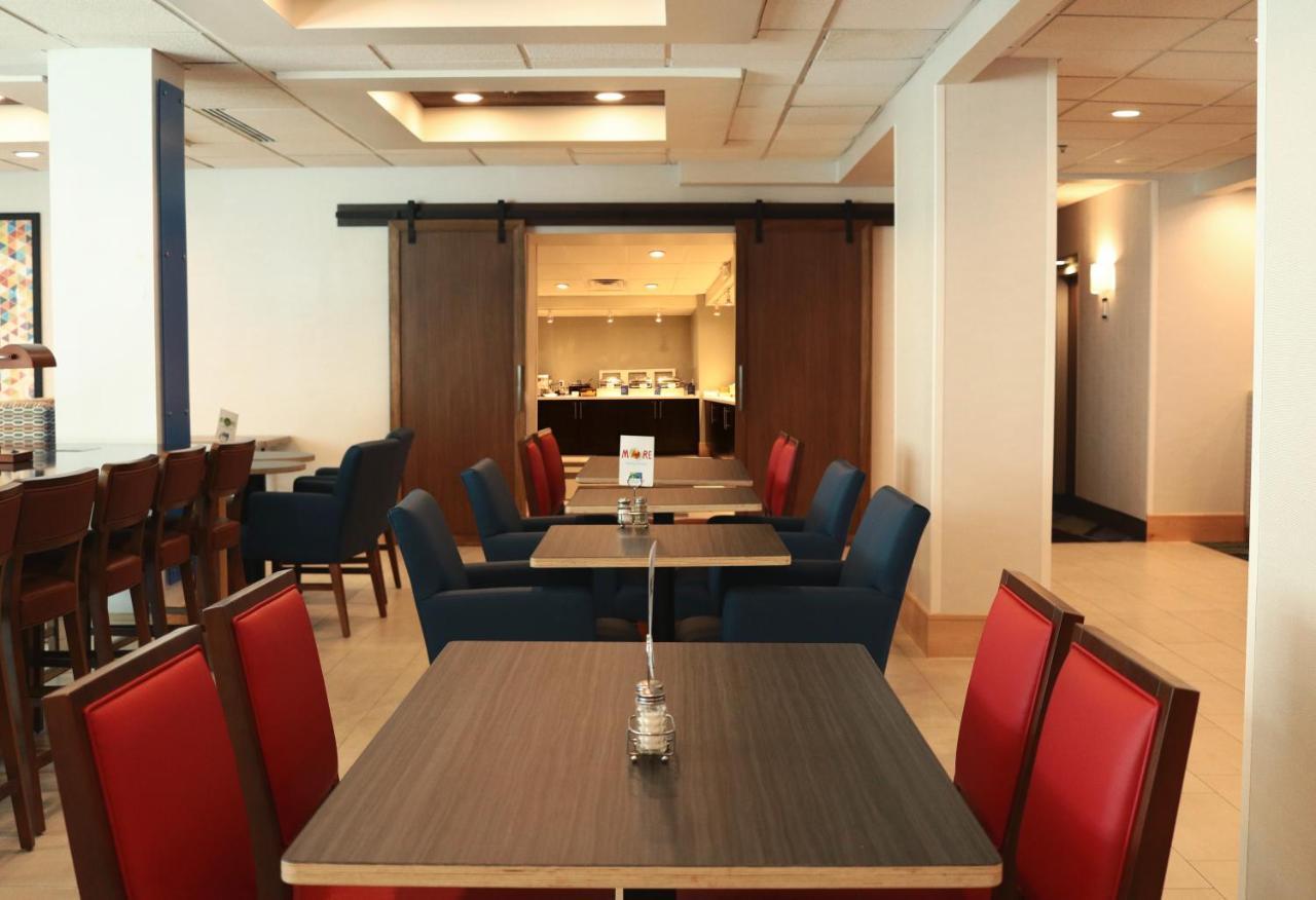 Holiday Inn Express & Suites Columbia-I-26 @ Harbison Blvd By Ihg Экстерьер фото