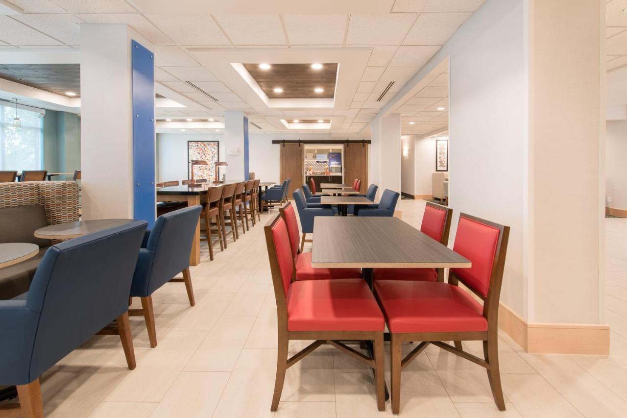 Holiday Inn Express & Suites Columbia-I-26 @ Harbison Blvd By Ihg Экстерьер фото